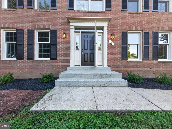 1101 Sugar Maple Ln, Herndon, VA 20170