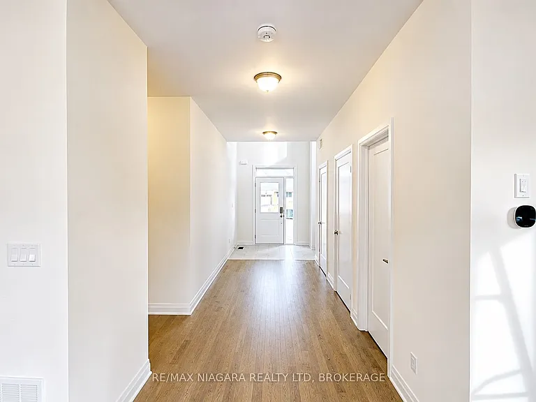 29 Oriole Cres — Photo 9