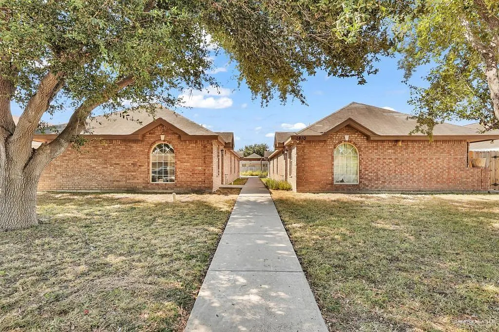 2 bed, 2.0 bath, 945 sqft, $825 — Photo 1