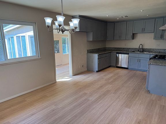 4th image of 1351 W Granada Ct