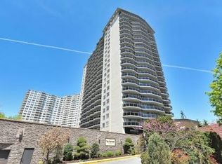 2077 Center Ave APT 16G, Fort Lee, NJ 07024