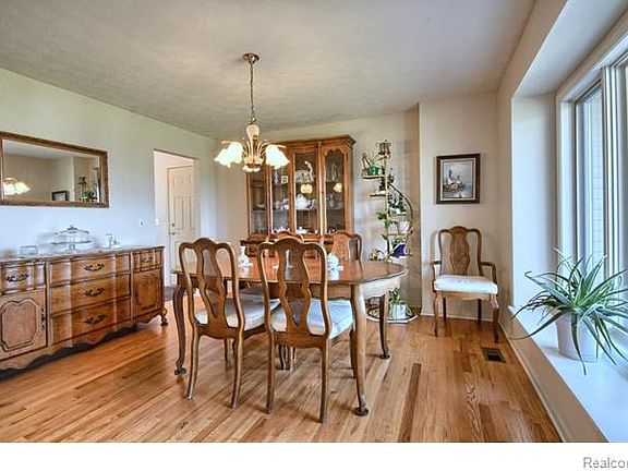 4th image of 8145 Hillside Lakes Dr