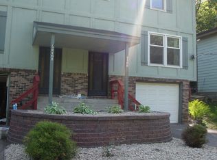 2100 Highwood Ave E #DUPLEX, Saint Paul, MN 55119