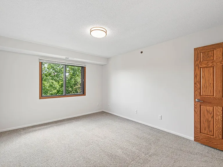 Oak Pointe Apartments — Photo 47