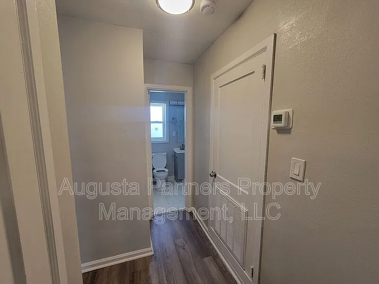 110 3rd St #D — Photo 13
