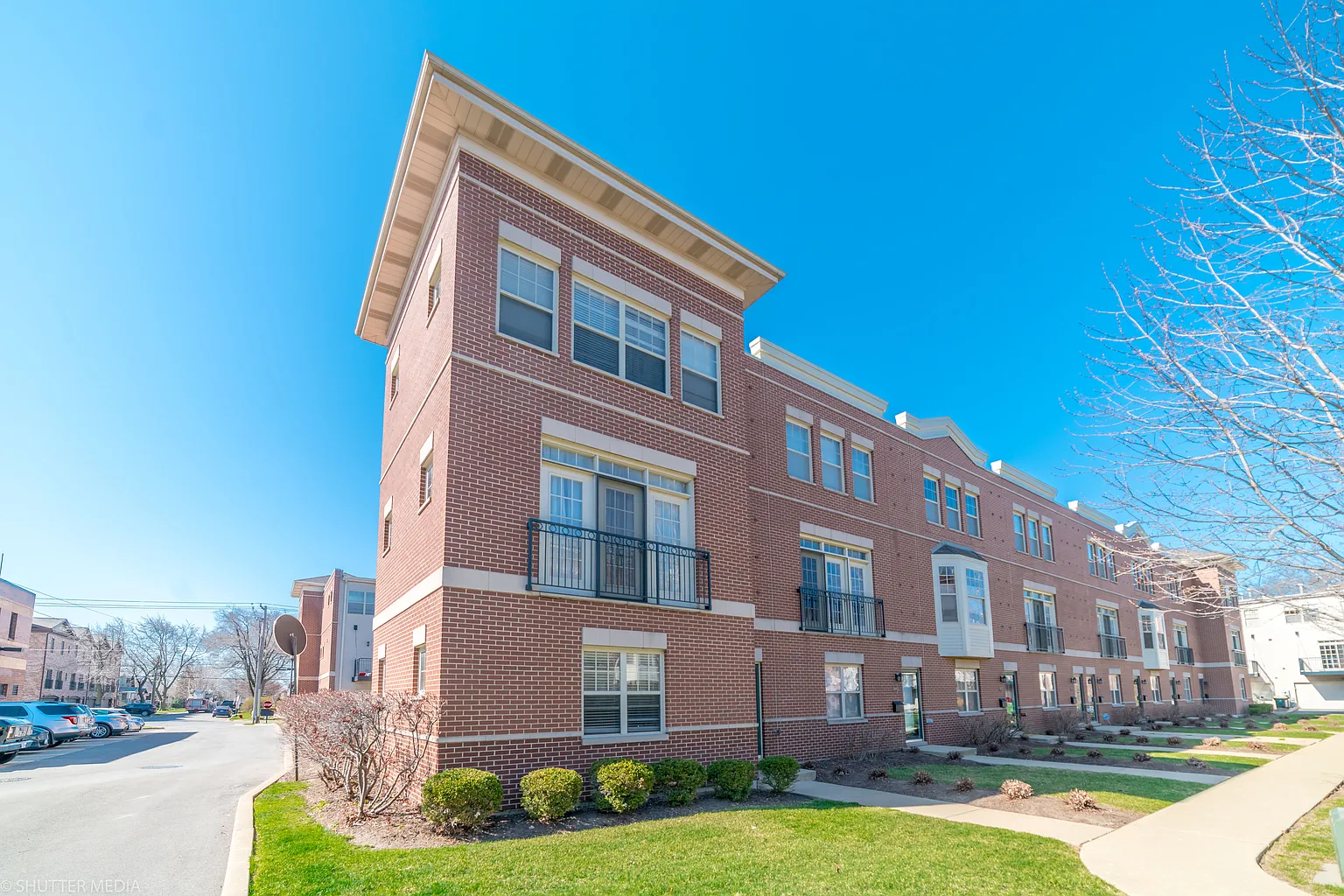 2417 N 75th Ave APT H photo 1
