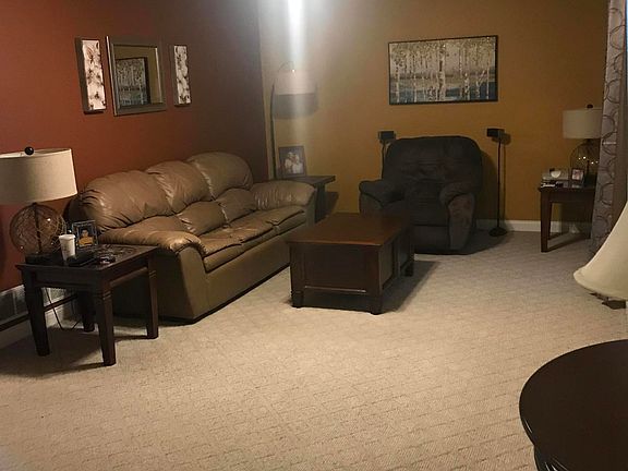 4th image of 117 Sherman Oaks Dr