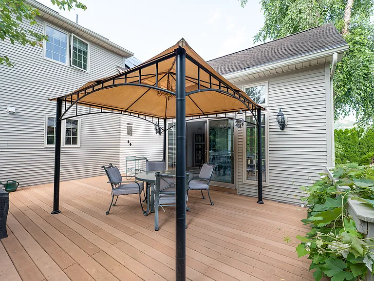 18 Bayberry Dr — Photo 23