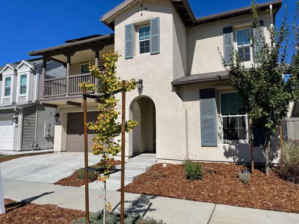 945 Sparks Ln, Davis, CA 95616