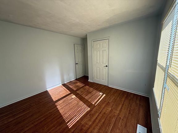 4th image of 4305 Clover Hill Dr