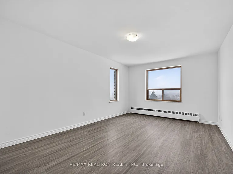 275 Wentworth St W #217 — Photo 15