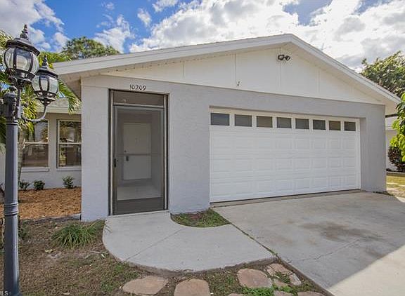 3rd image of 10209 Sandy Hollow Ln