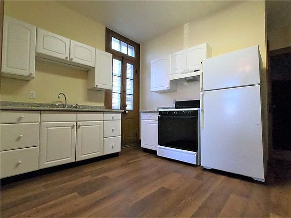 5th image of 2942 Grand Ave