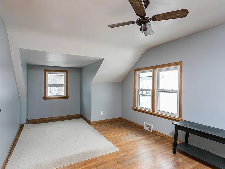 120 Weston Rd — Photo 4
