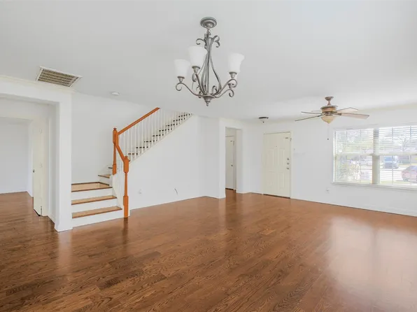 9207 Cribbage Ct, Houston, TX 77083