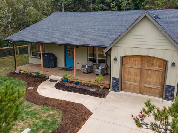 865 SE Bird Ave, Waldport, OR 97394
