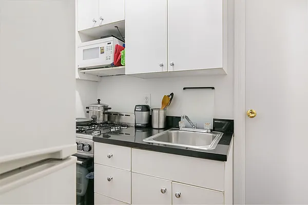 Rented by Compass | media 13