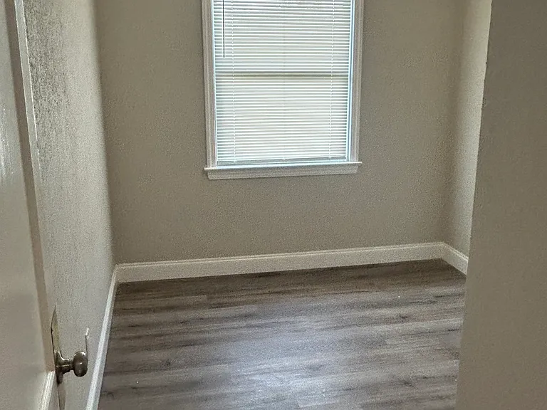 638 Gardenia Ln — Photo 13