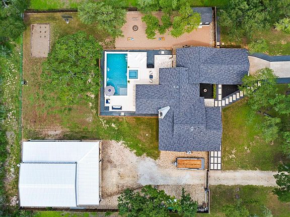 4th image of 2802 Robin Rd