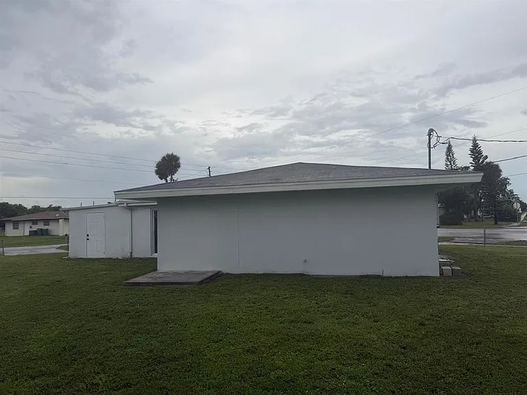 2288 Harbor Blvd — Photo 6