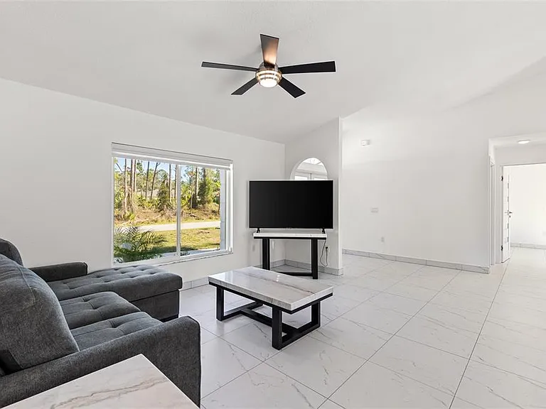 4485 Hansard Ave — Photo 8