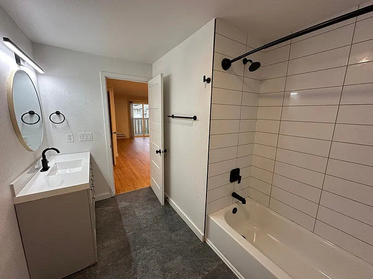 Manitou Park Apartments — Photo 12