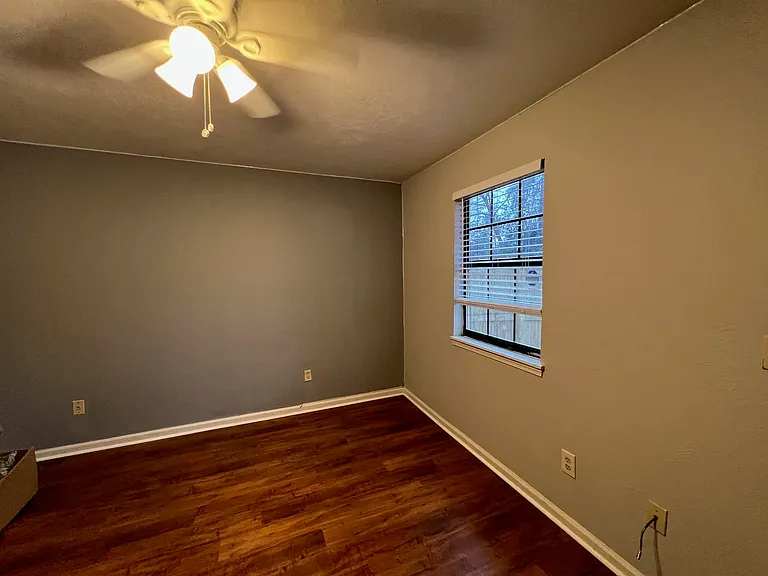 218 White Dr #D — Photo 10