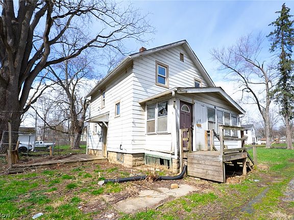 4th image of 318 11th St