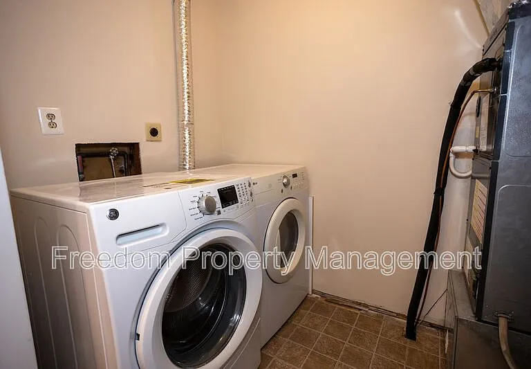9327 Woodlea Ct — Photo 26