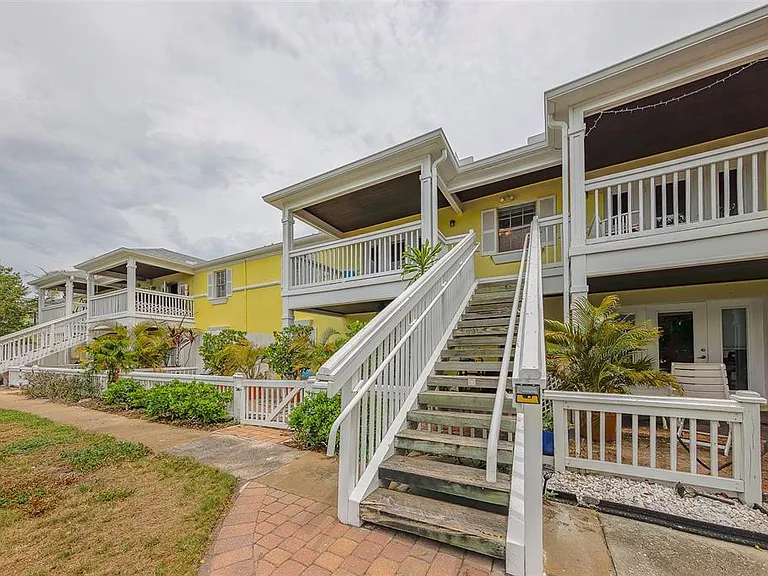 222 Pompano Dr SE #H — Photo 30