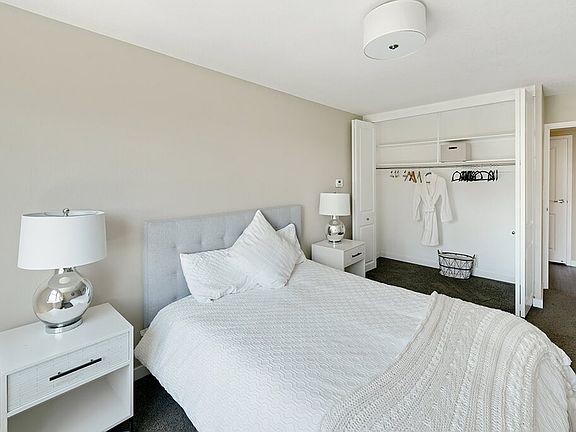 3rd image of 735 SW Saint Clair Ave APT 2101