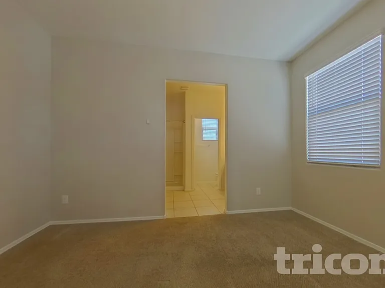 30900 W Picadilly Rd — Photo 5