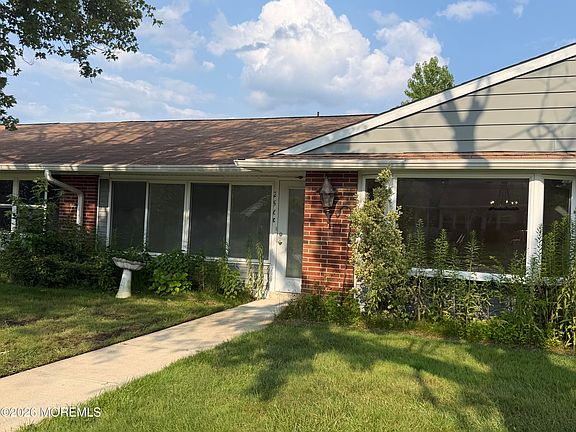 3rd image of 296C Dorchester Drive