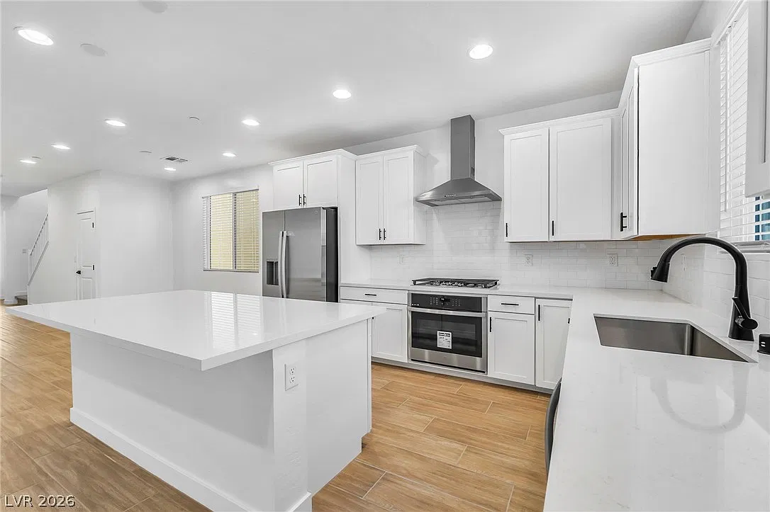 4 bed, 3.0 bath, 2310 sqft, $2,695 — Photo 1