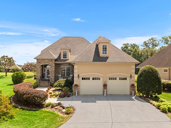 5th image of 240 Goldcrest Dr