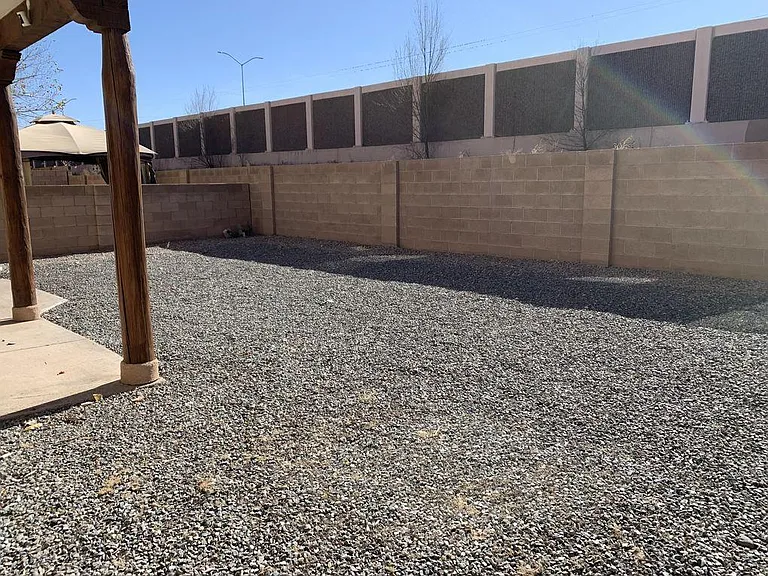 2620 Sarita Ave NW — Photo 17