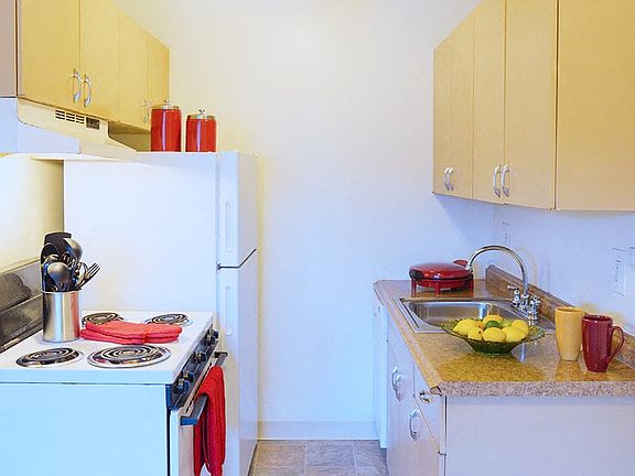 3rd image of 311 S Telegraph Rd #301-3