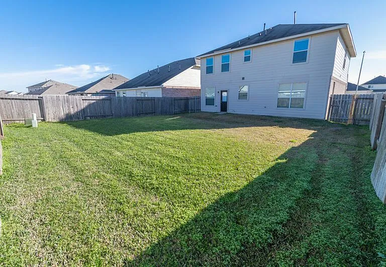 19 Leisure Shore Ct — Photo 5