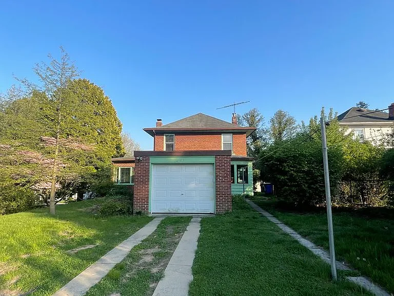 470 Maple St — Photo 5