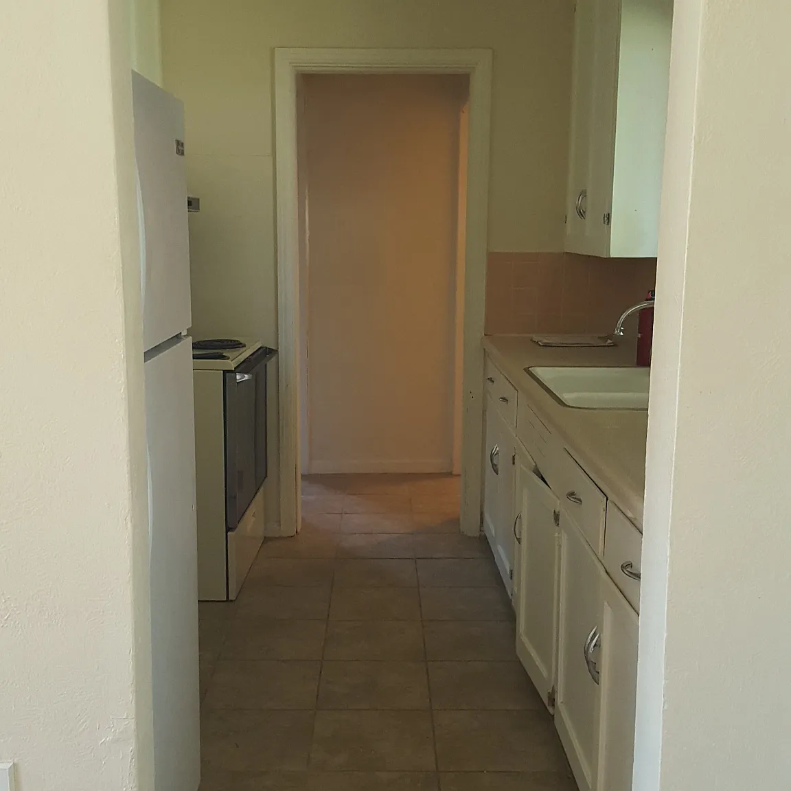 3 bed, 1031 sqft, $2,300 — Photo 4