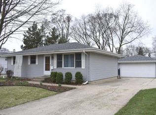 164 Carla Dr, South Elgin, IL 60177