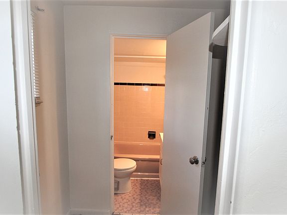 2nd image of 1435 N Pearl St APT 308