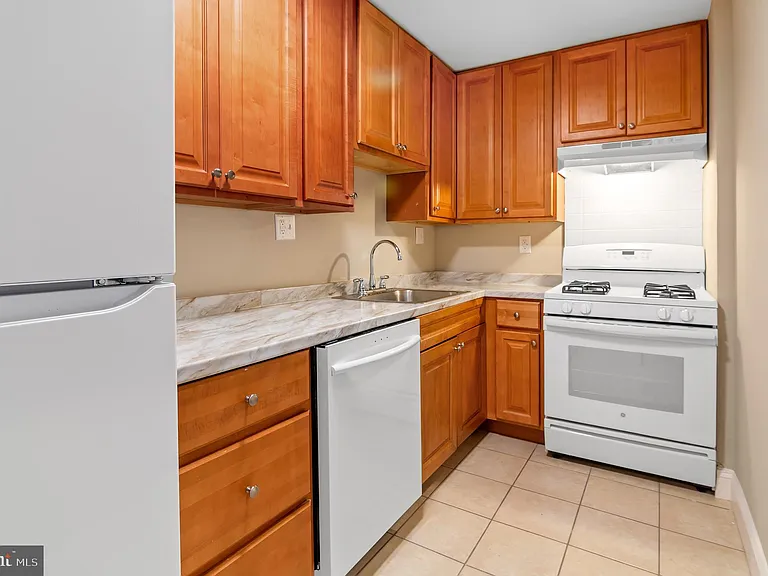 919 Saint Paul St #1 — Photo 12