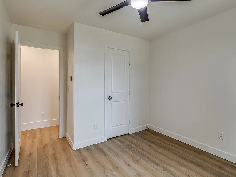 1723 W Park Pl — Photo 41