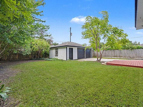 3rd image of 9613 Westview Dr