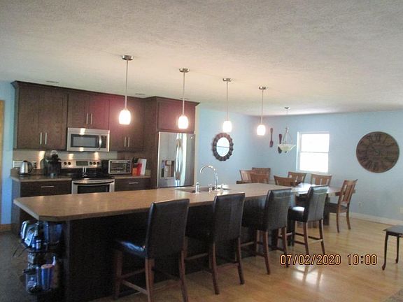 3rd image of 304 Hillcrest Dr