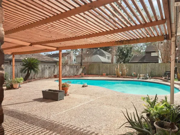 10911 Elmdale Dr, Houston, TX 77070