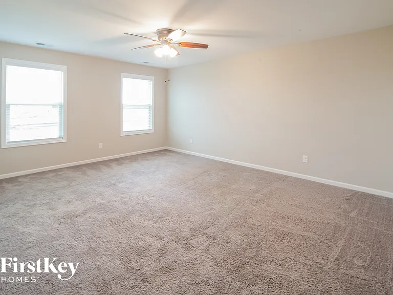 146 Clydesdale Cir — Photo 9