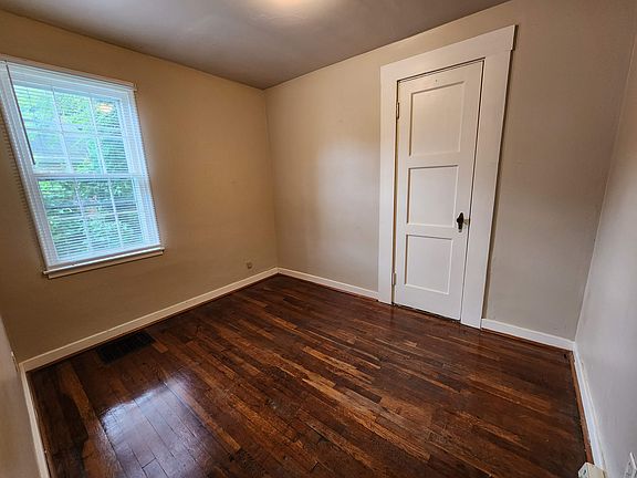 3rd image of 113 Ardmore Dr