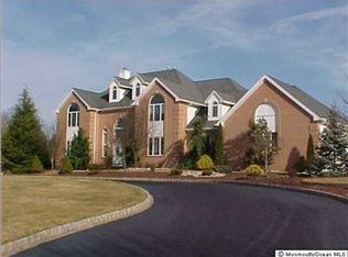 5 Carriage Way, Hillsborough, NJ 08844